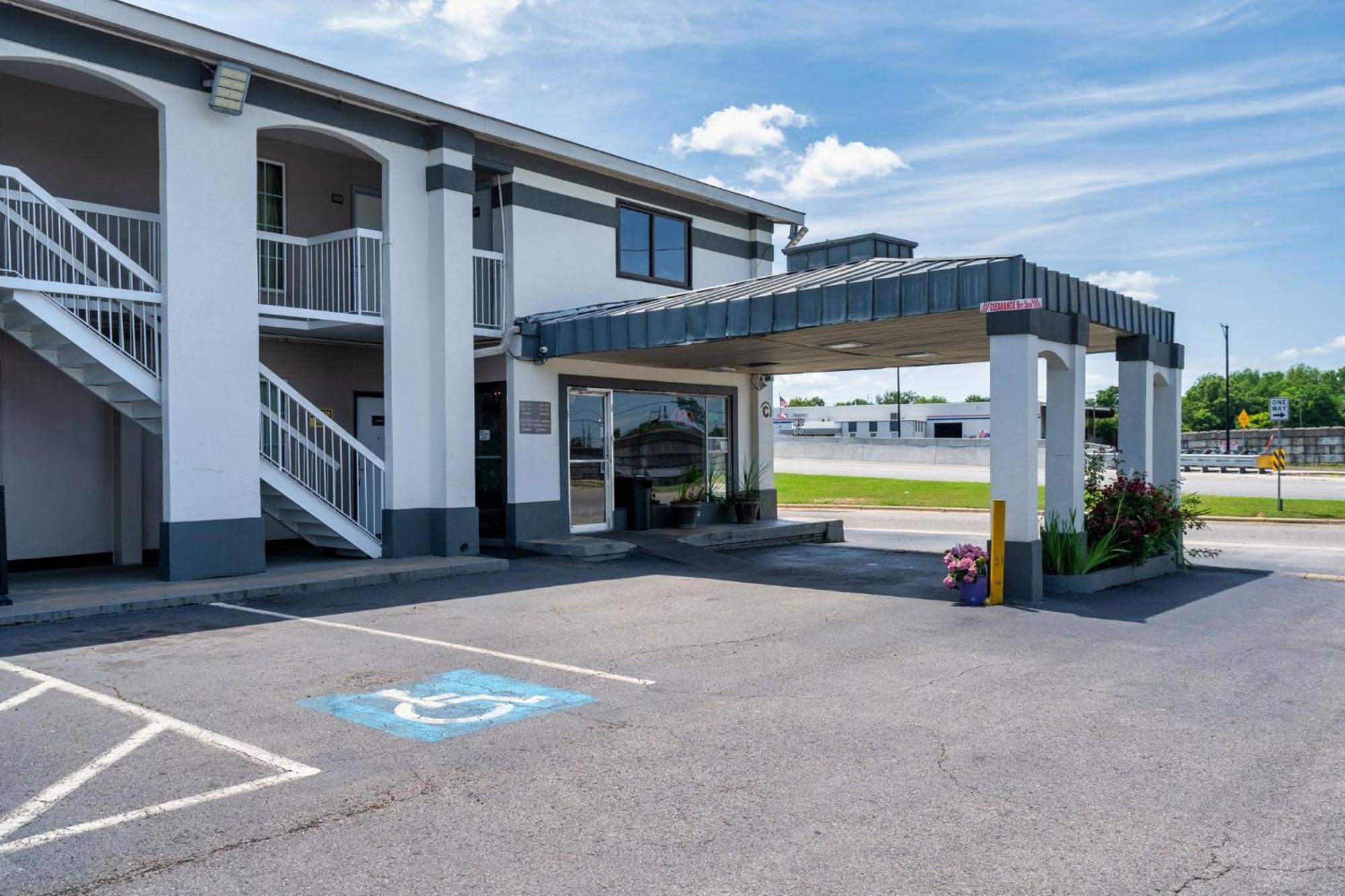 Budgetel Inns & Suites Augusta Downtown 706-945-1238 外观 照片